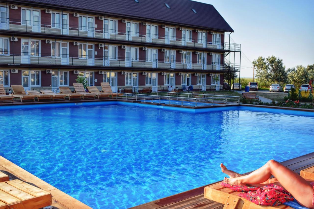 Baza Otdykha Jules Verne Hotel Zatoka Exterior photo